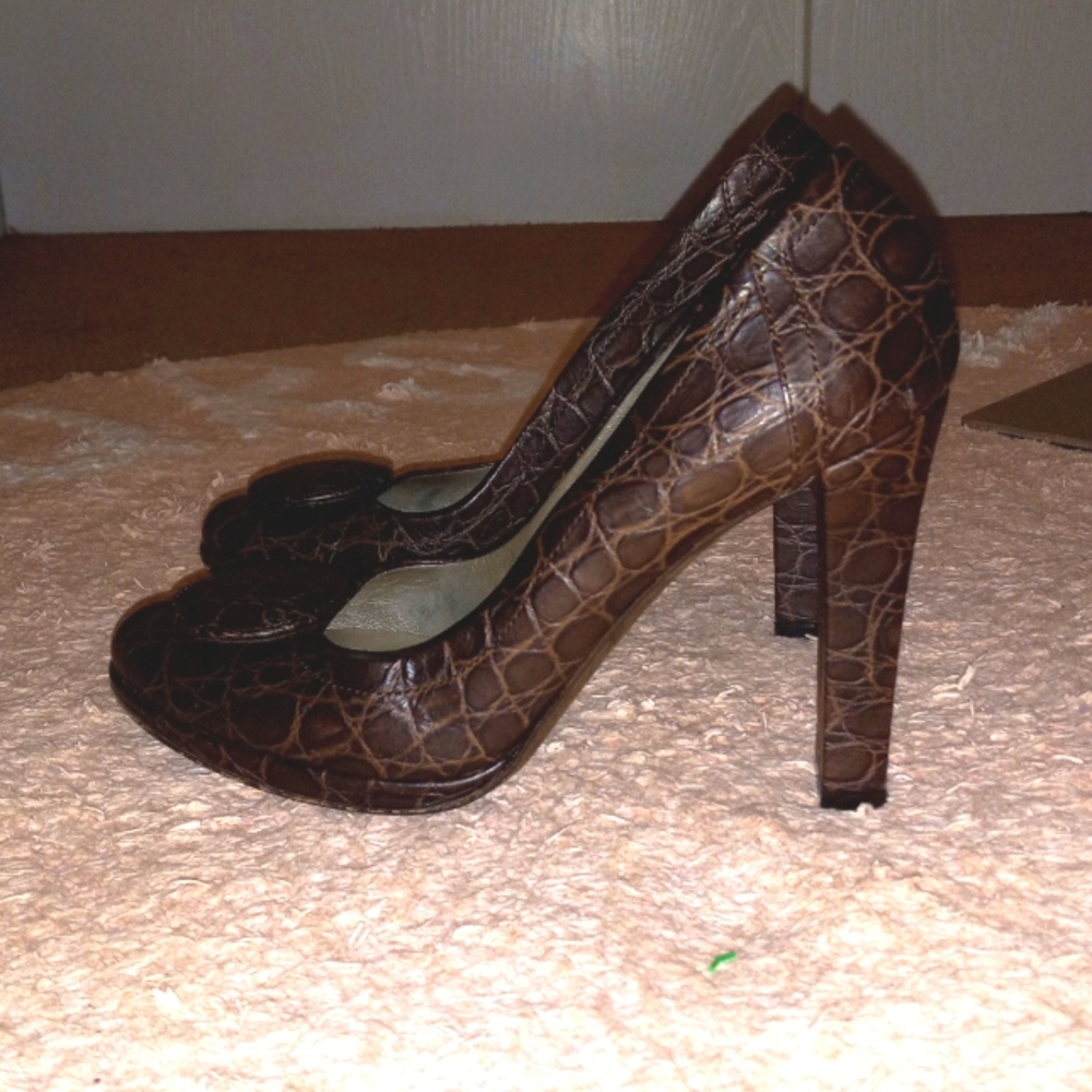 Furla classic croc embossed pumps 37 fit 6.5